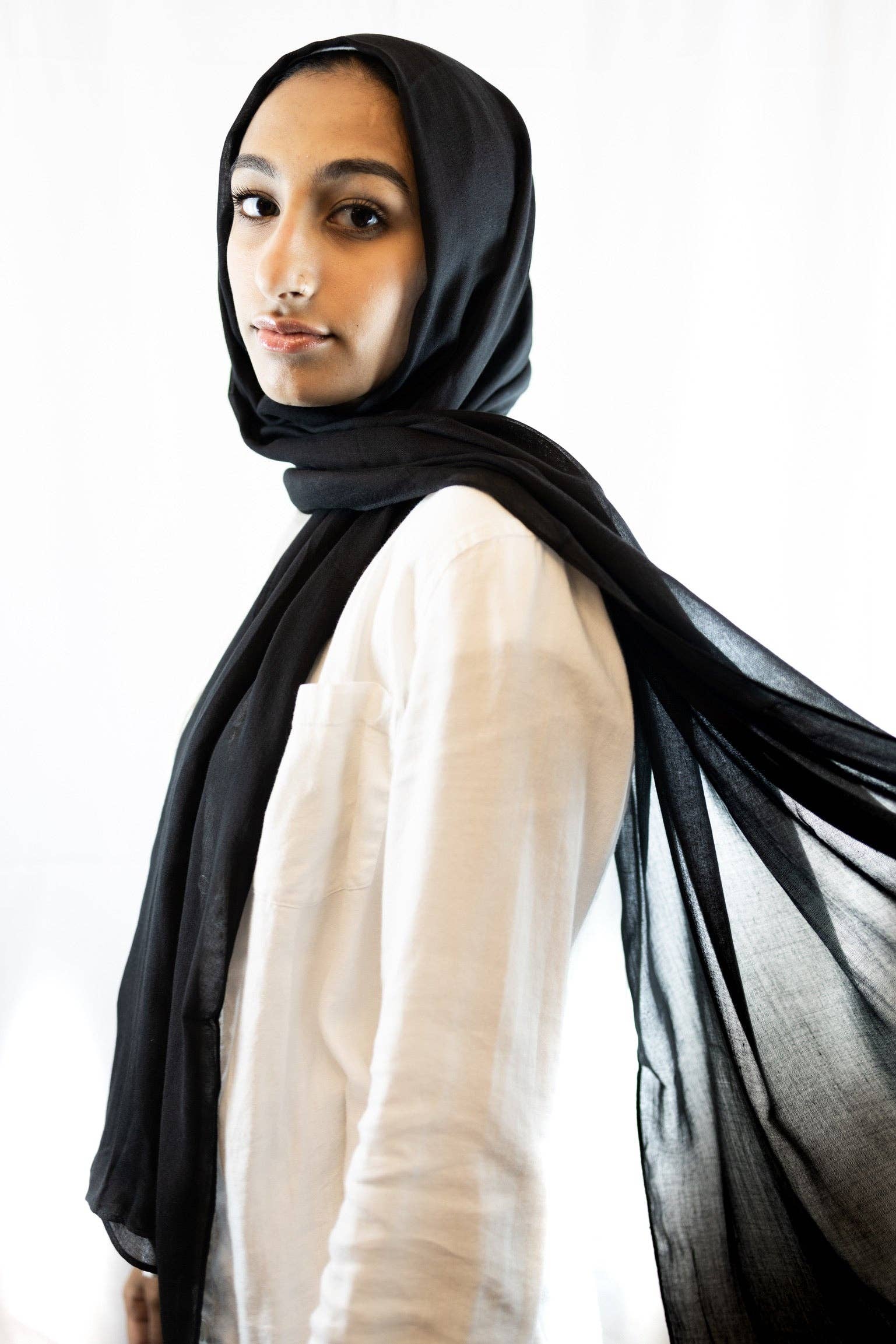 The Essential Noir Modal Hijab